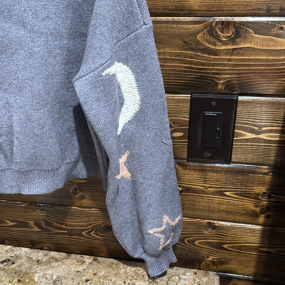 Cropped Sweater - Picture 8 of 11